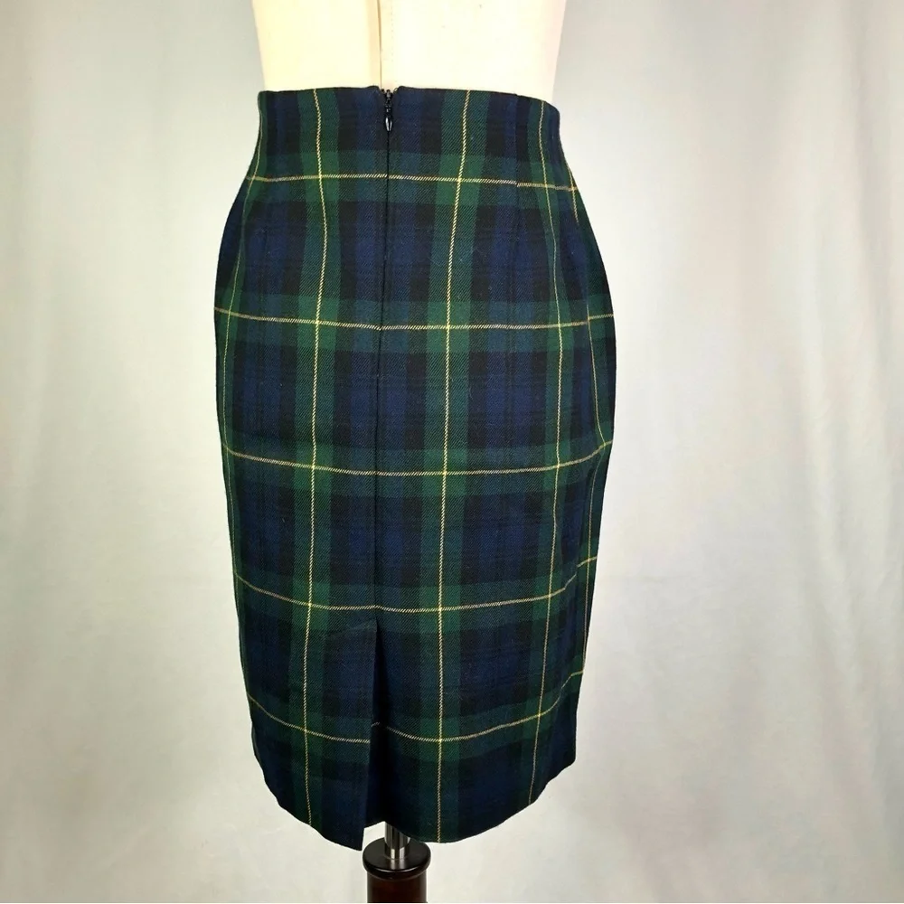 VINTAGE Embassy Row II soft wool plaid pencil skirt watch plaid tartan